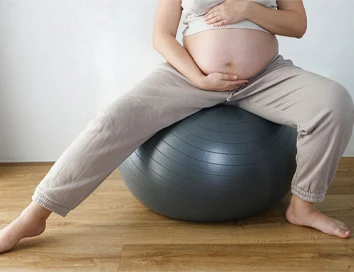 Fyzioterapia v príprave na pôrod: ako si pohybom pomôcť k jeho ľahšiemu priebehu?
